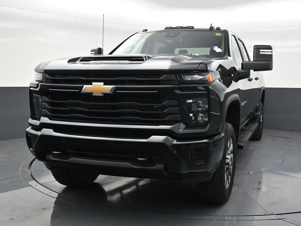 Used 2025 Chevrolet Silverado 2500 Custom w/ Custom Value Package AWD/4WD image 8
