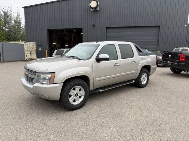 Used 2008 Chevrolet Avalanche LT w/ LT Preferred Equipment Group AWD/4WD image 2