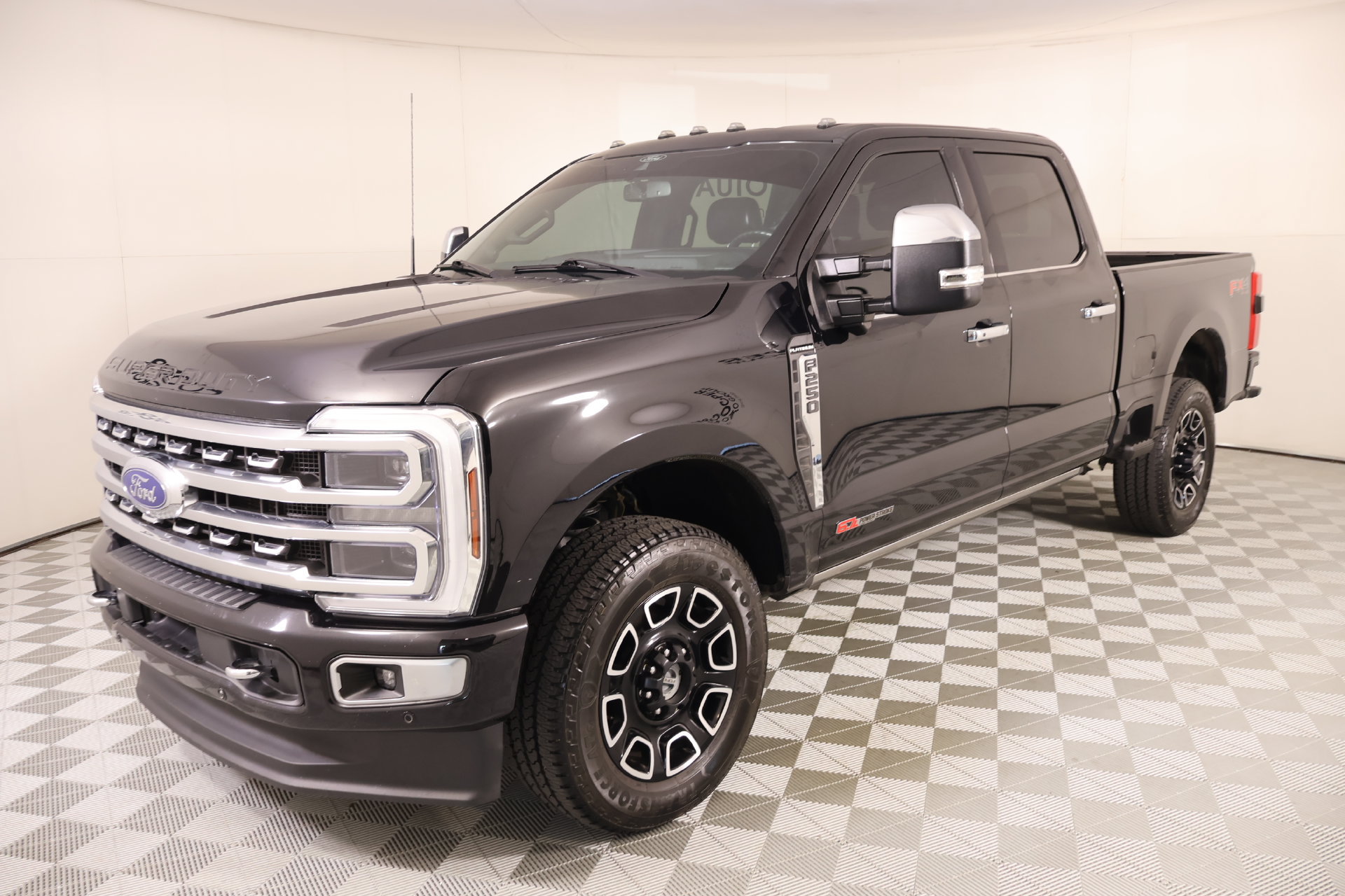 Used 2024 Ford F250 Platinum AWD/4WD image 11