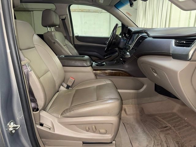 Used 2019 Chevrolet Suburban LT w/ LT Signature Package AWD/4WD image 24