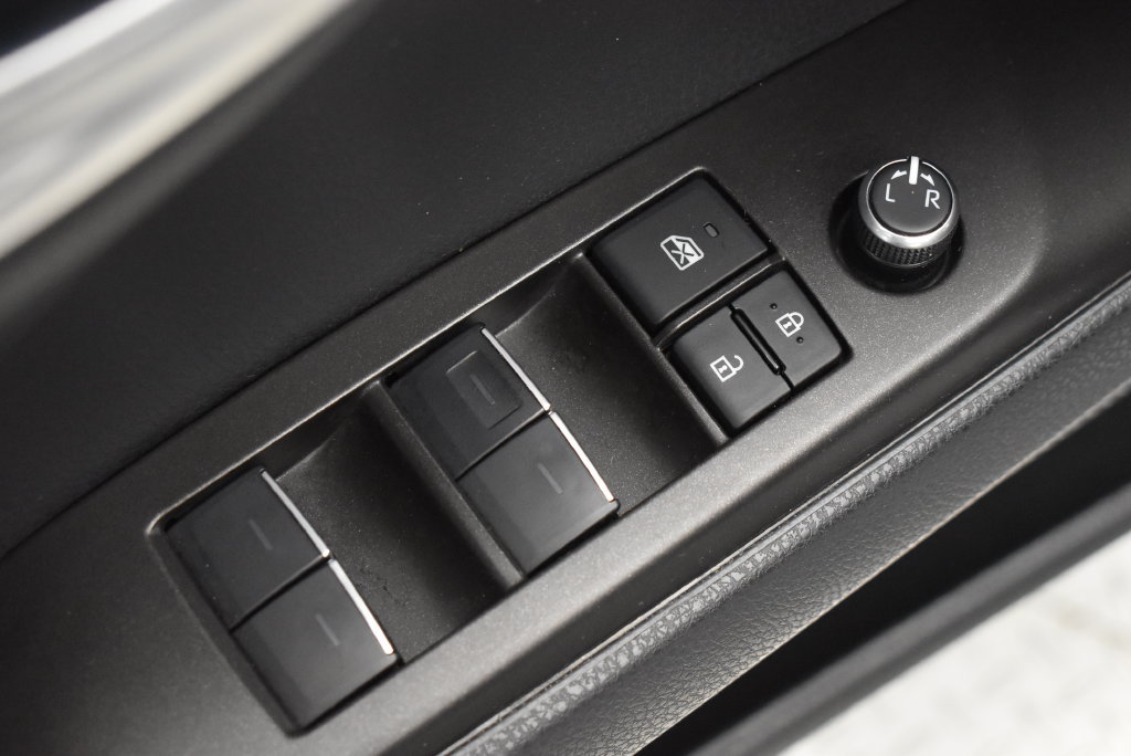 Used 2024 Toyota Camry XSE FWD image 11