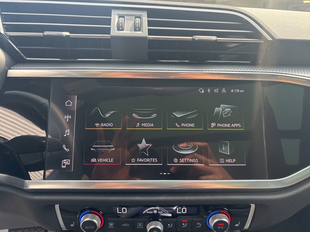 Used 2025 Audi Q3 2.0T Premium w/ Convenience Package AWD/4WD image 20