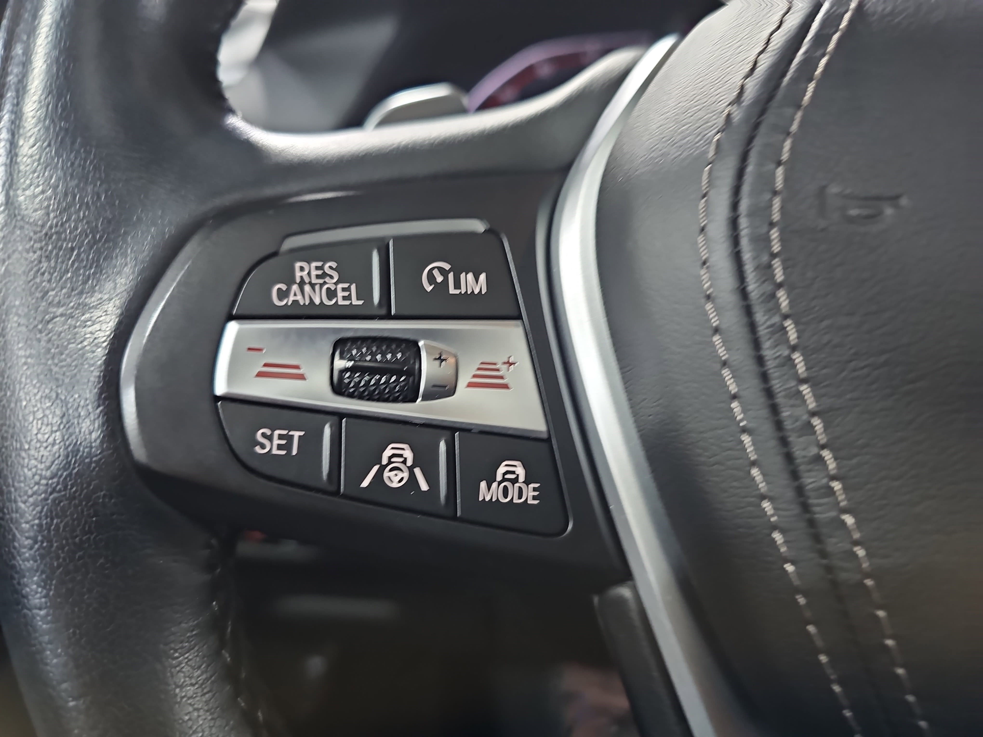 Used 2020 BMW X5 xDrive40i w/ Premium Package image 19