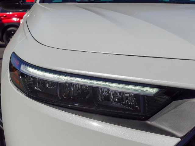 Used 2025 Honda Accord Sport image 3