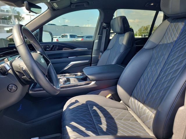 Certified 2025 Cadillac Escalade IQ Luxury 1 w/ Smart Trailering package AWD/4WD image 17