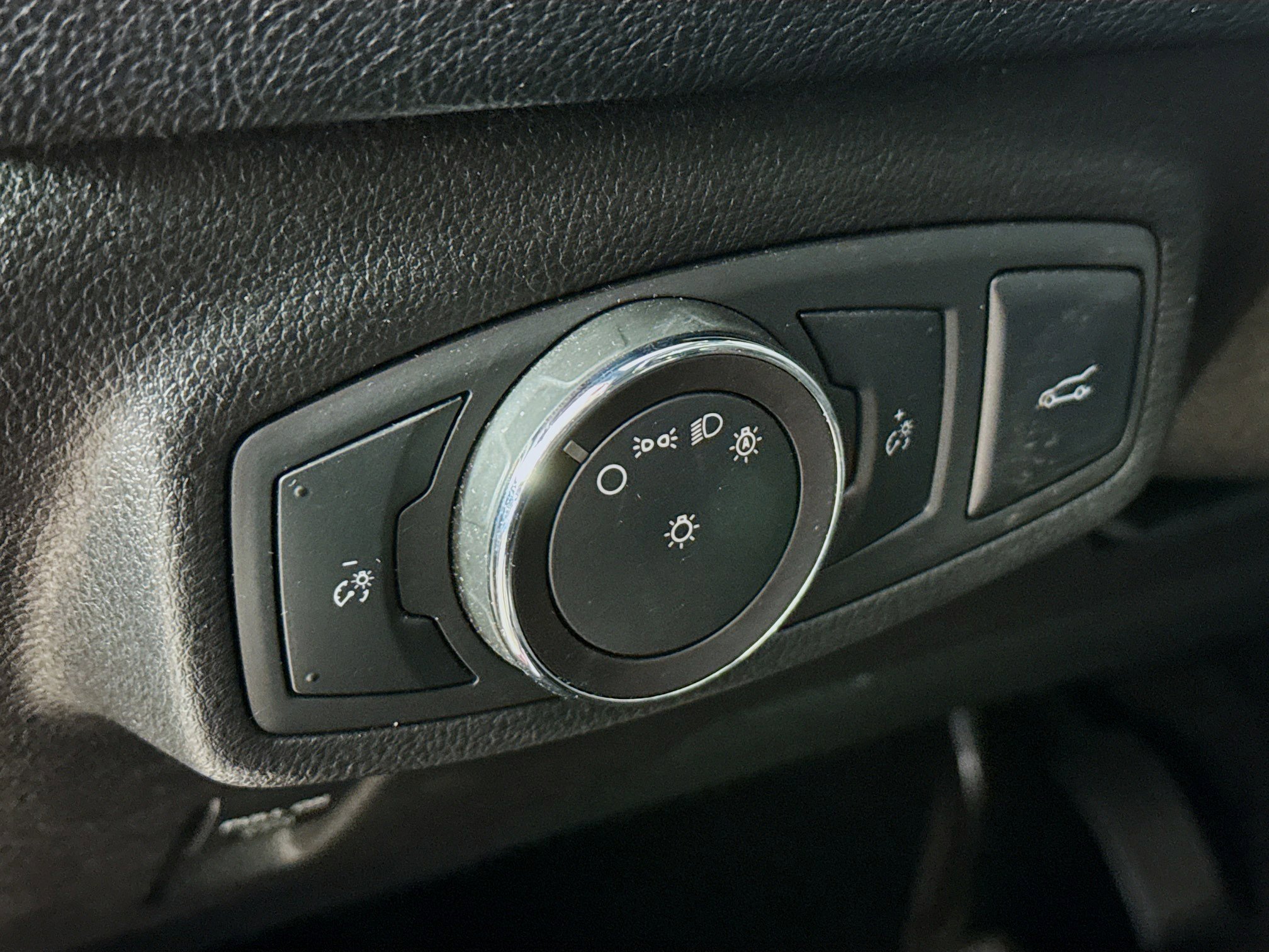 Used 2019 Lincoln MKC Select w/ Select Plus Package image 9