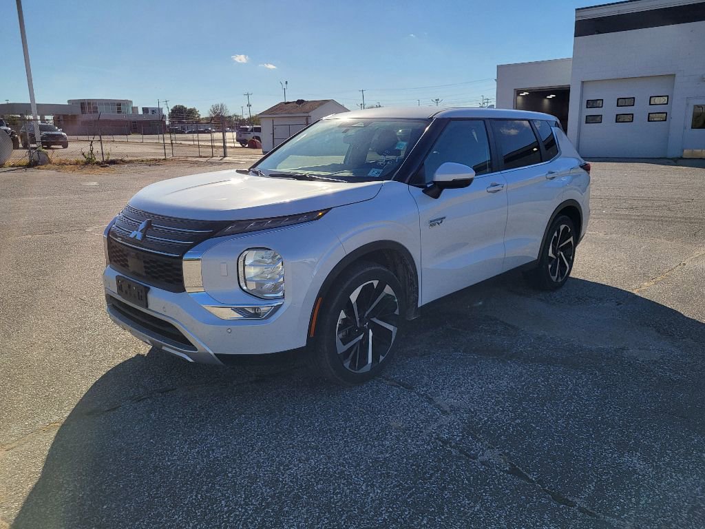 Used 2024 Mitsubishi Outlander SE