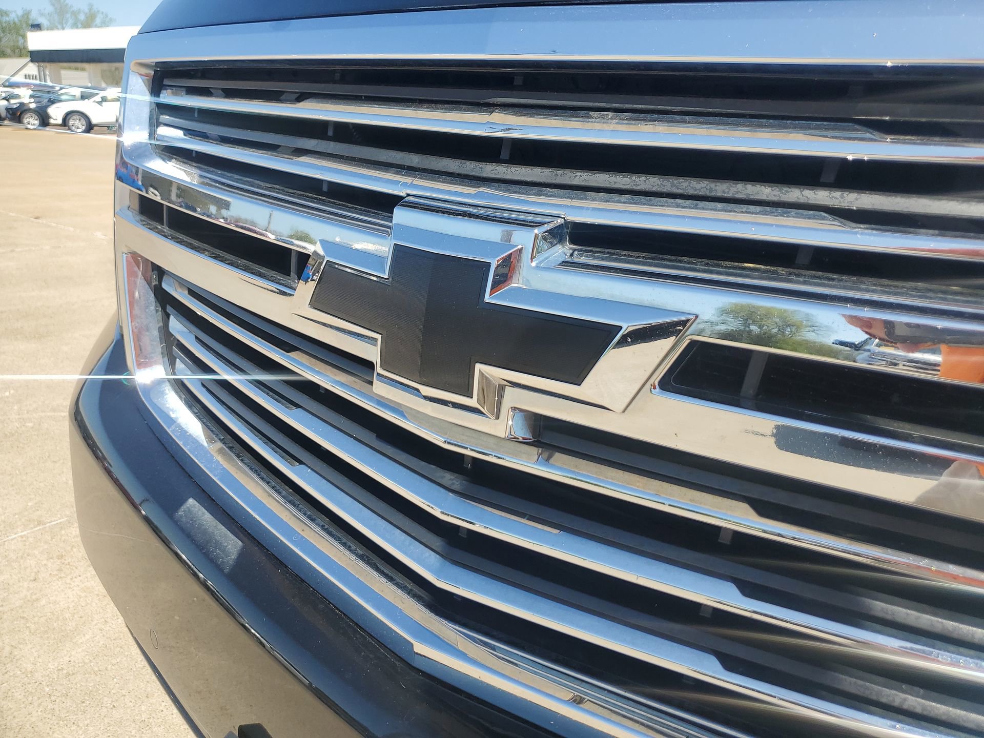 Used 2015 Chevrolet Suburban LTZ AWD/4WD image 38