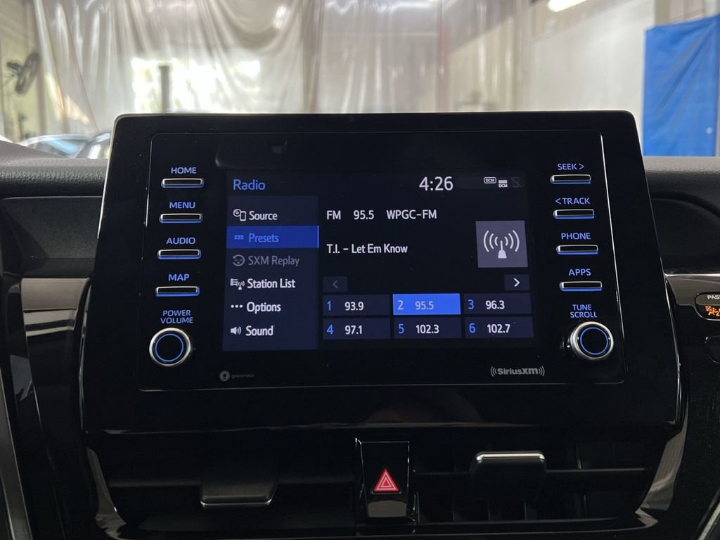 Used 2021 Toyota Camry SE w/ Convenience Package FWD image 17