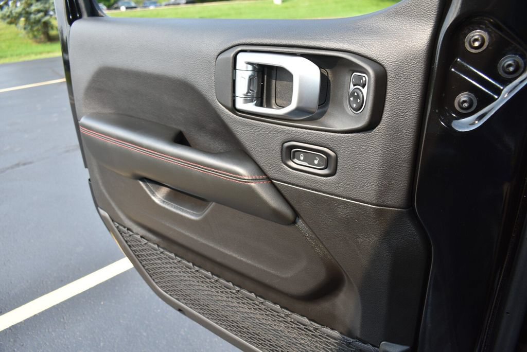 Used 2025 Jeep Wrangler Unlimited Rubicon AWD/4WD image 26