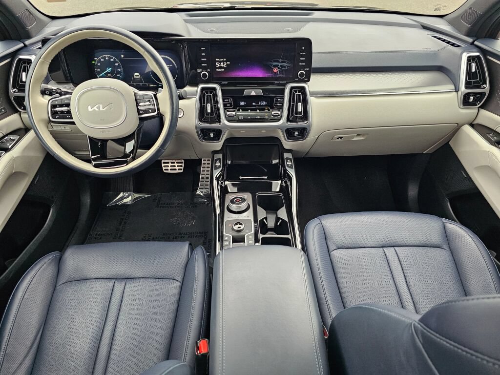 Certified 2023 Kia Sorento SX Prestige AWD/4WD image 9