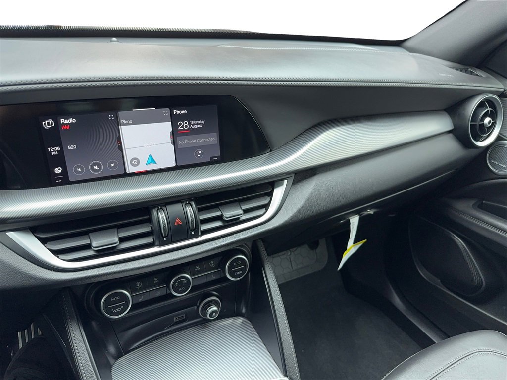 Used 2022 Alfa Romeo Stelvio Veloce image 23