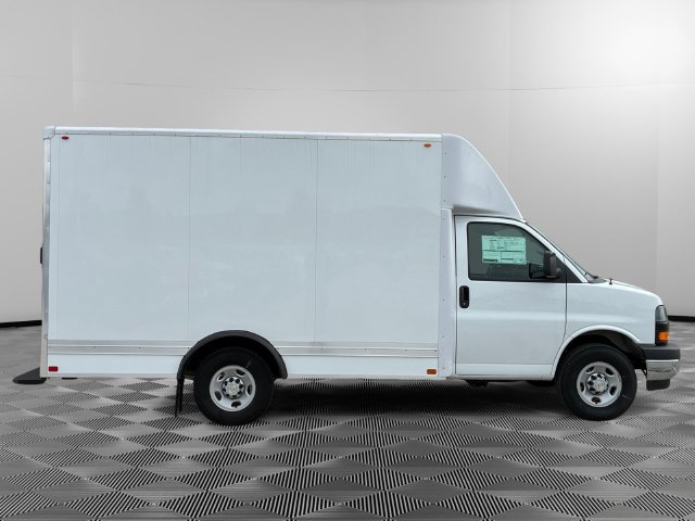 New 2026 Chevrolet Express 3500 w/ Power Convenience Package RWD image 6