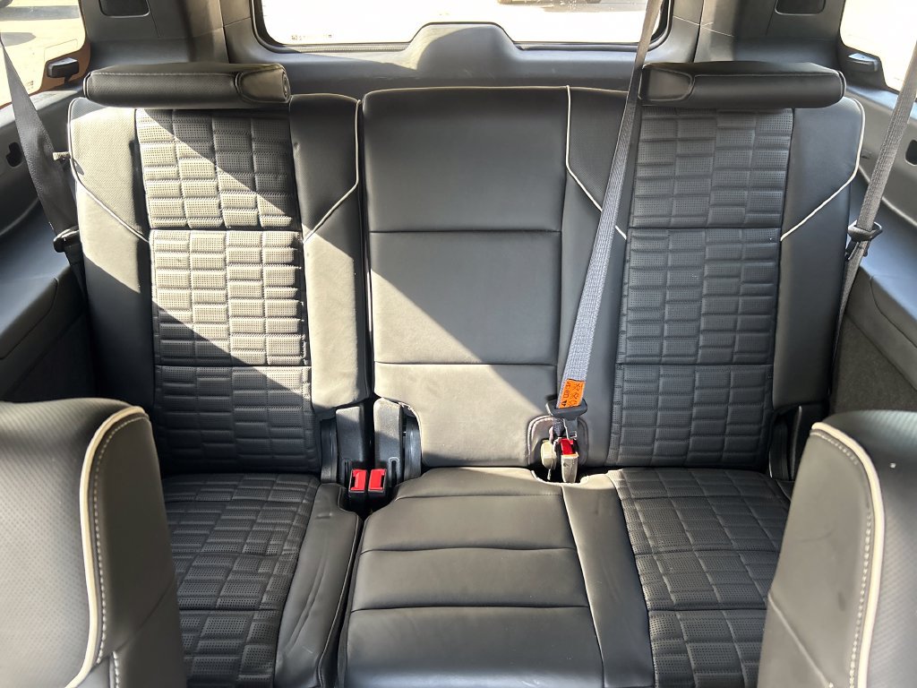Used 2024 Cadillac Escalade ESV Sport Platinum w/ LPO, ONYX Package AWD/4WD image 18
