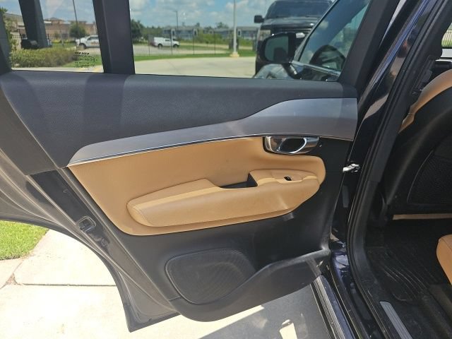 Used 2017 Volvo XC90 T6 Momentum w/ Vision Package AWD/4WD image 13