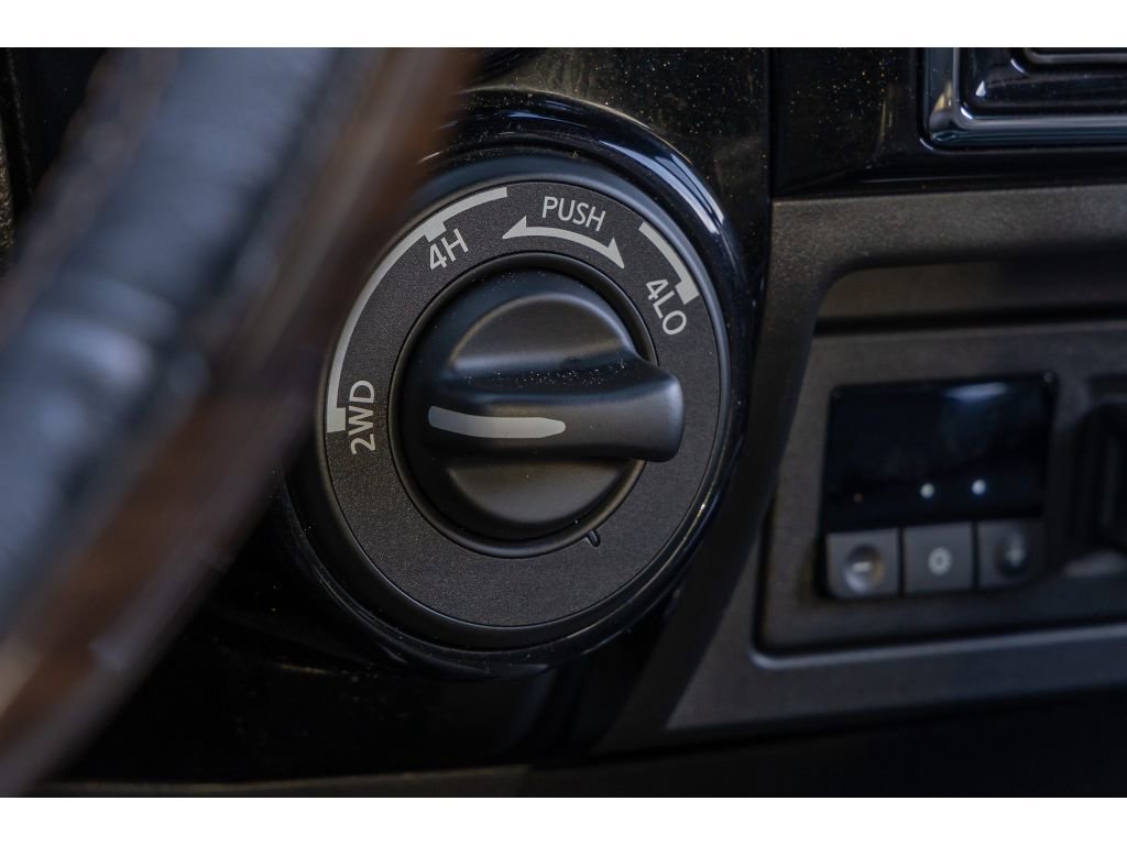 Used 2021 Nissan Titan Platinum Reserve w/ Moonroof Package image 28