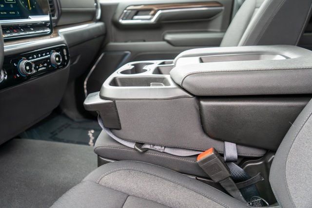 Used 2024 Chevrolet Silverado 1500 LT AWD/4WD image 20