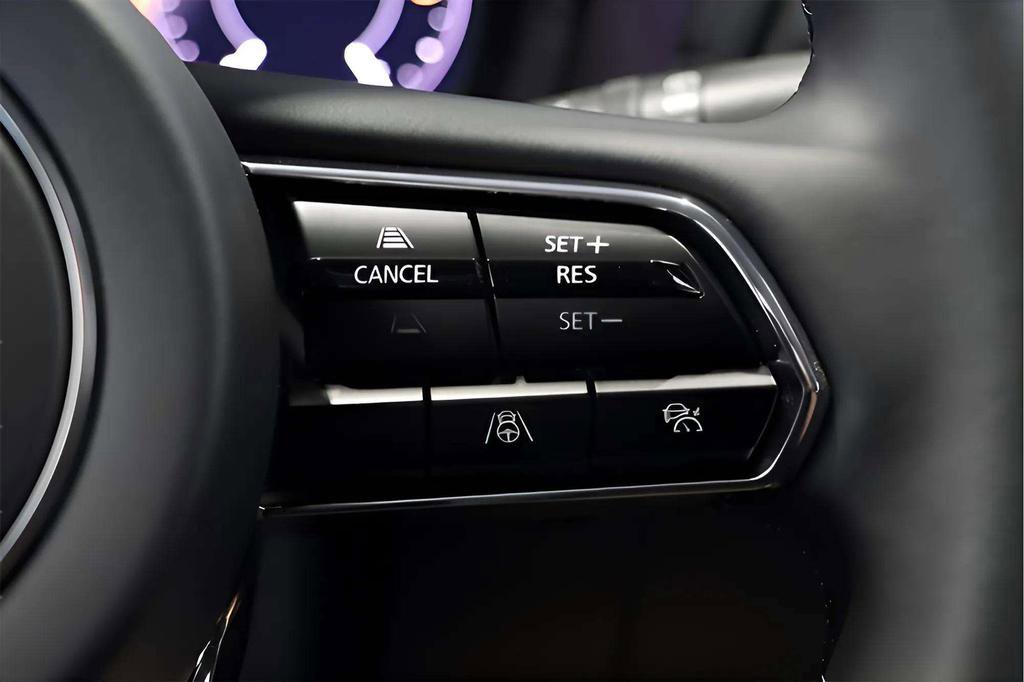 New 2025 MAZDA CX-70 Plug-In Hybrid w/ Premium Pkg AWD/4WD image 32