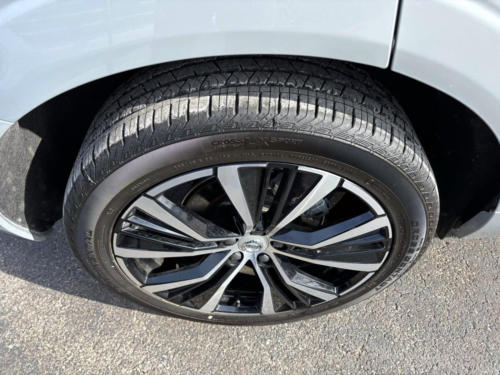 Used 2025 Volvo XC60 B5 Plus w/ Climate Package image 10