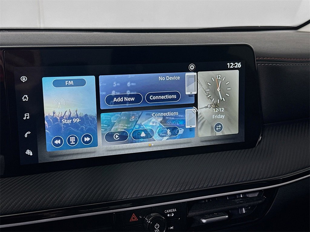 Used 2025 Nissan Kicks SR w/ Illumination Package image 25