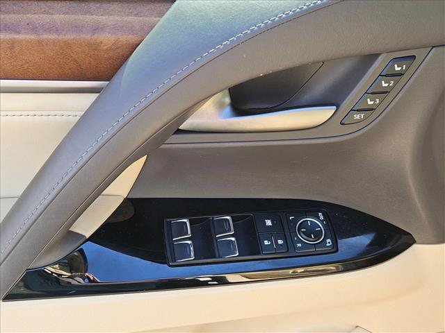Used 2019 Lexus LX 570 4WD image 8