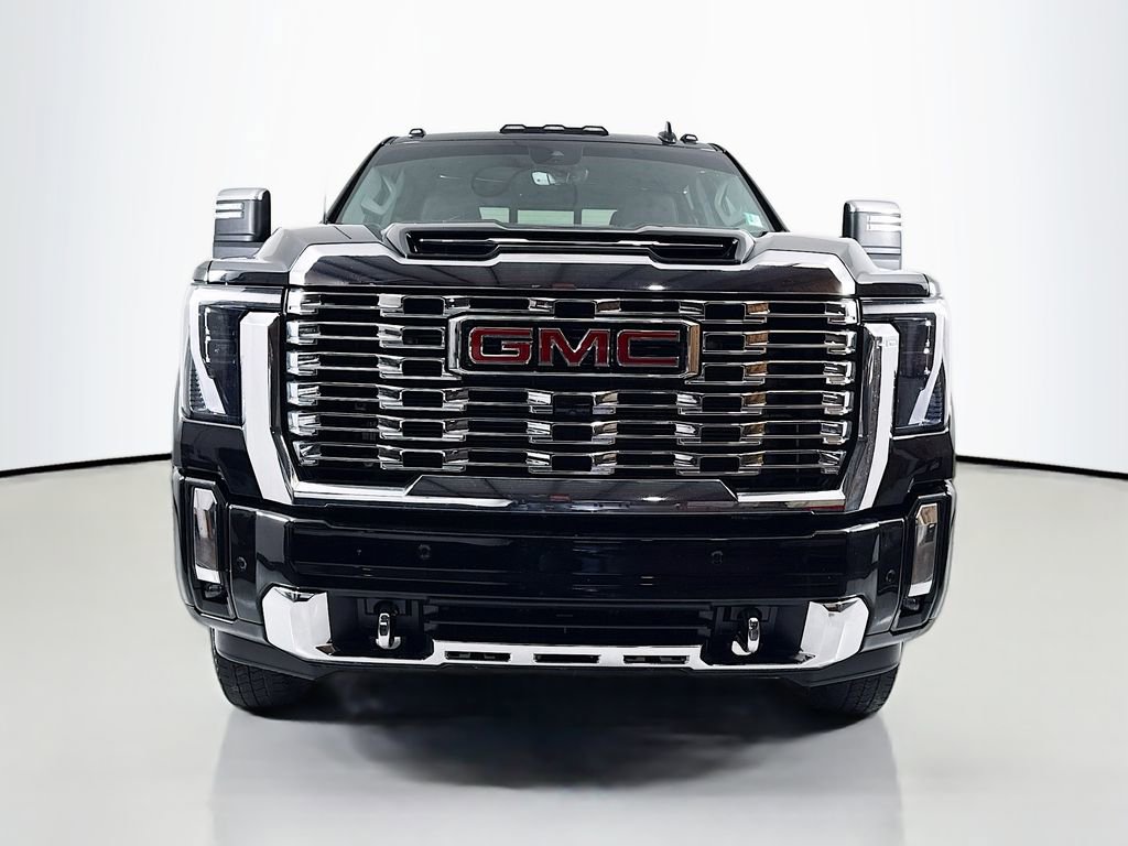 Used 2025 GMC Sierra 3500 Denali w/ Denali Reserve Package image 2