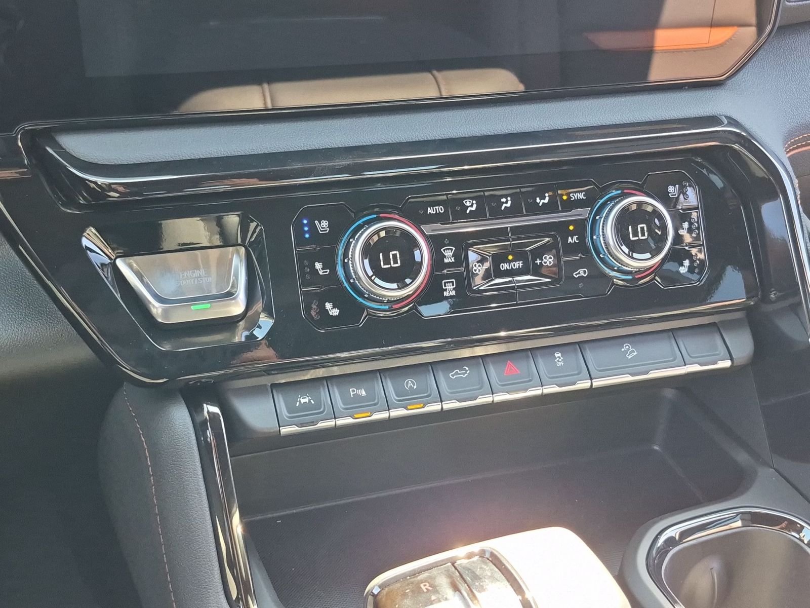 New 2026 GMC Sierra 1500 AT4 w/ Technology Package AWD/4WD image 12
