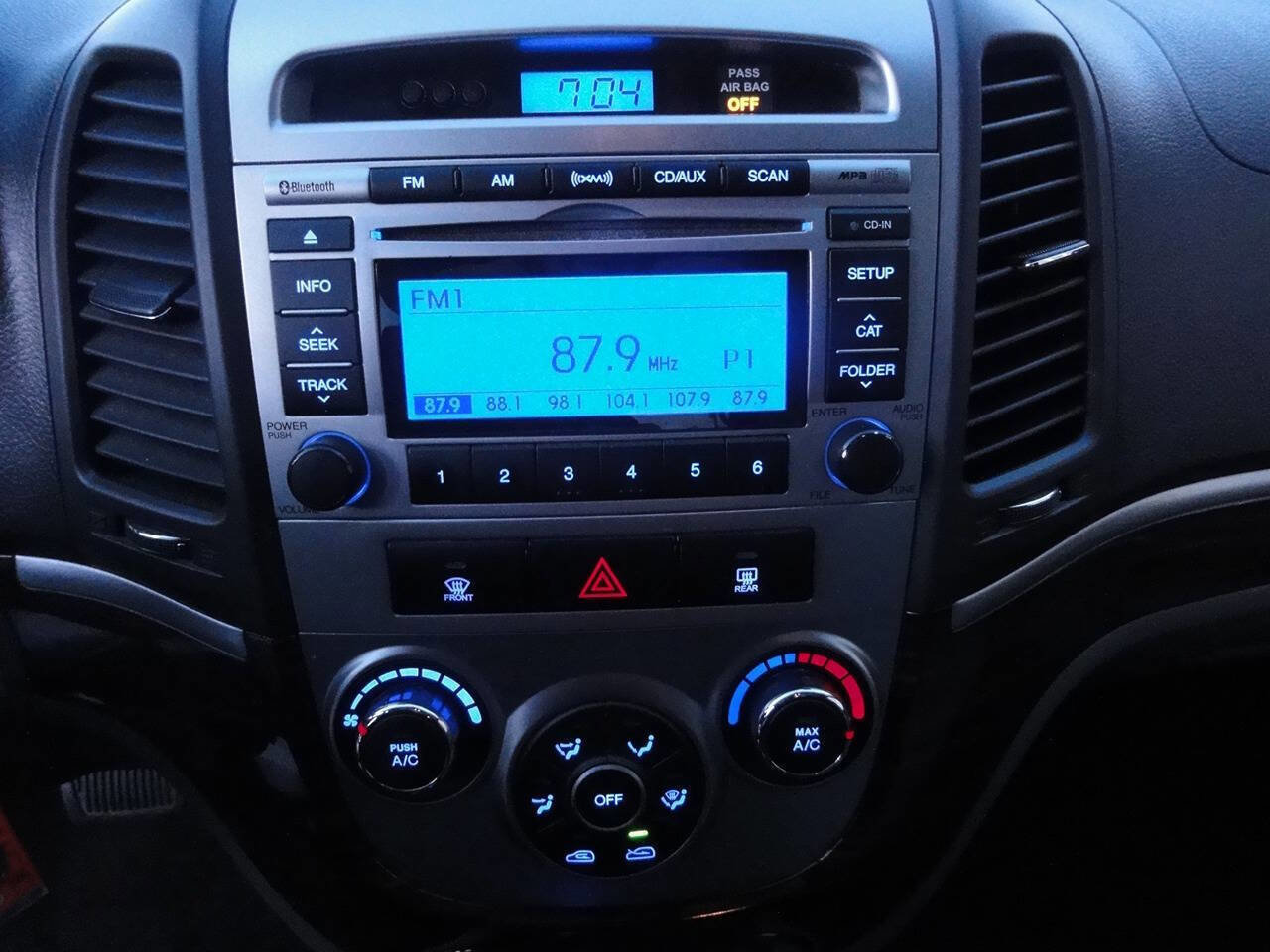 Used 2011 Hyundai Santa Fe GLS image 18