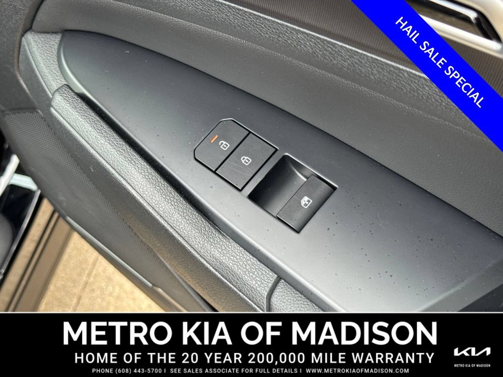 Used 2026 Kia Sportage EX FWD image 43