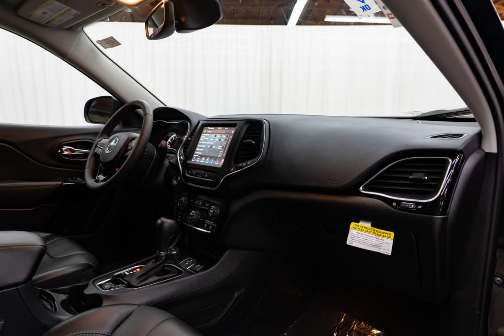 Used 2023 Jeep Cherokee Altitude Lux AWD/4WD image 31