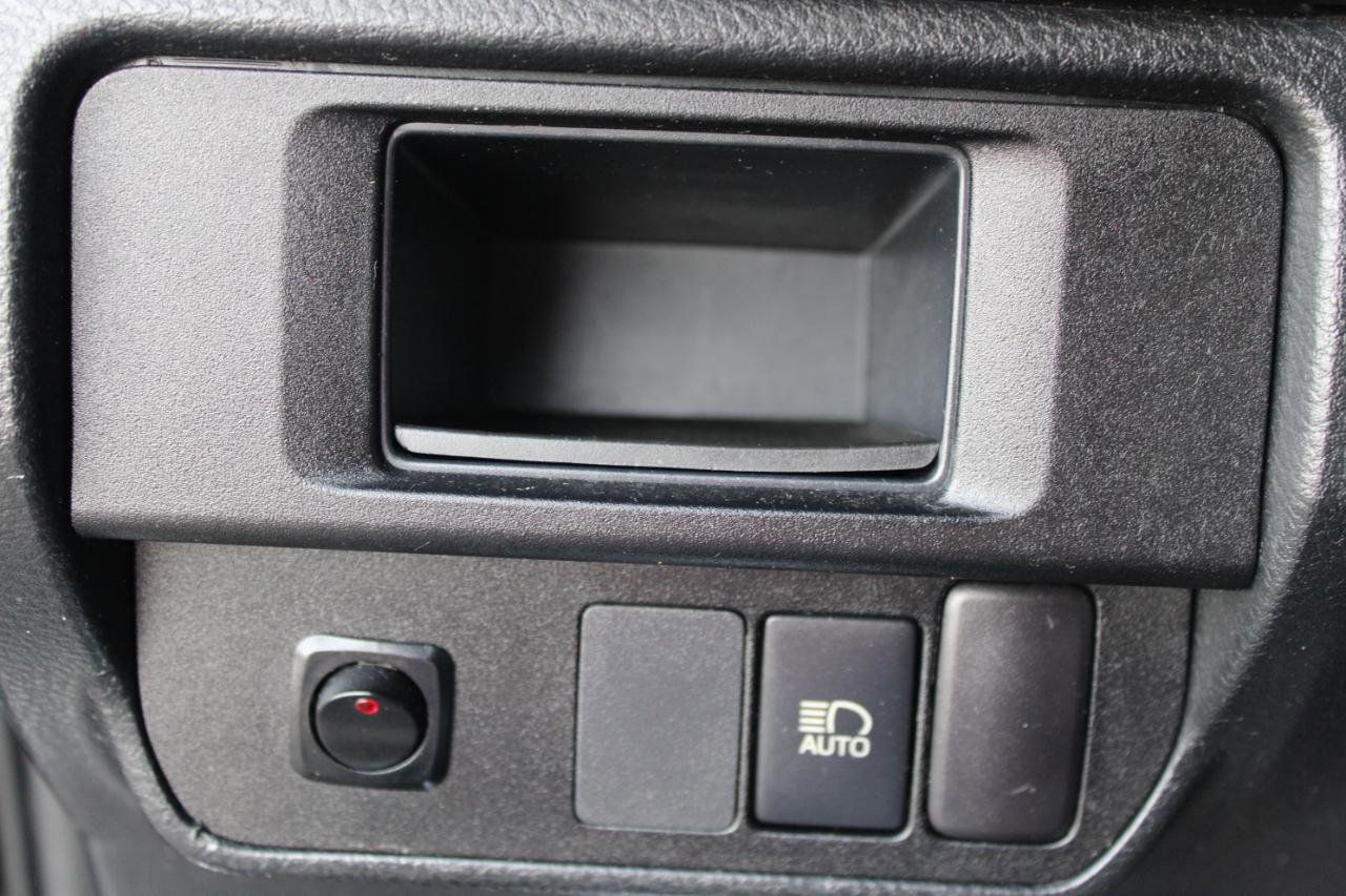 Used 2019 Toyota Tacoma SR image 17