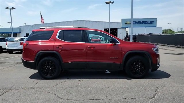 Certified 2023 GMC Acadia SLT image 9