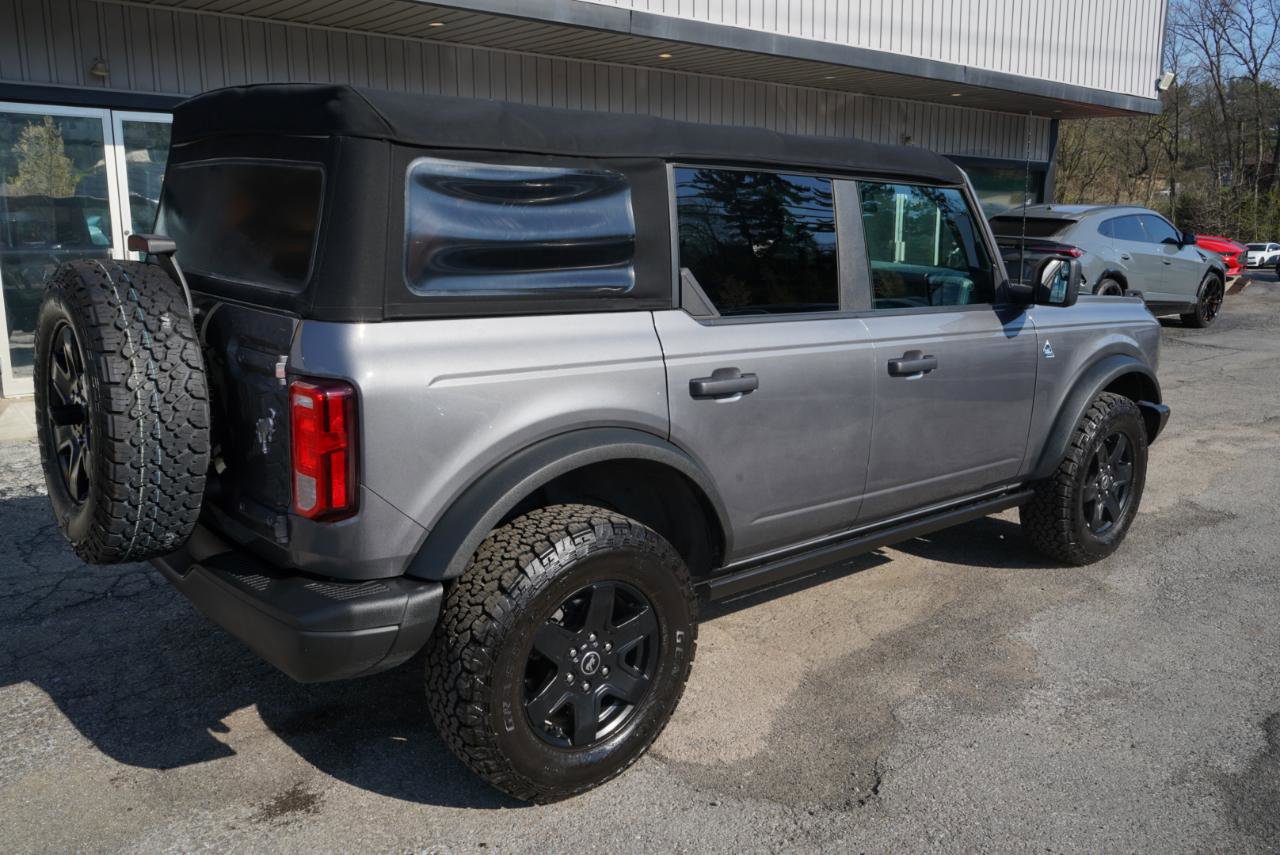Used 2022 Ford Bronco Black Diamond image 5