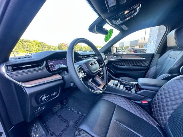 Used 2023 Jeep Grand Cherokee Summit w/ Luxury Tech Group V image 11