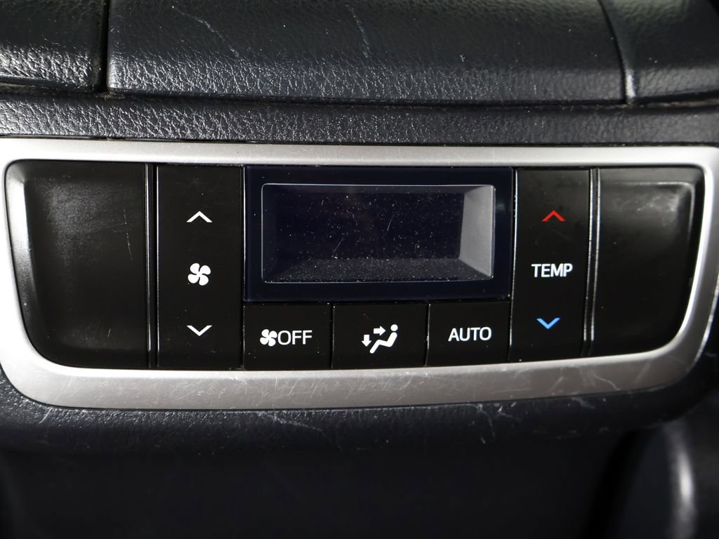Used 2019 Toyota Highlander XLE AWD/4WD image 57