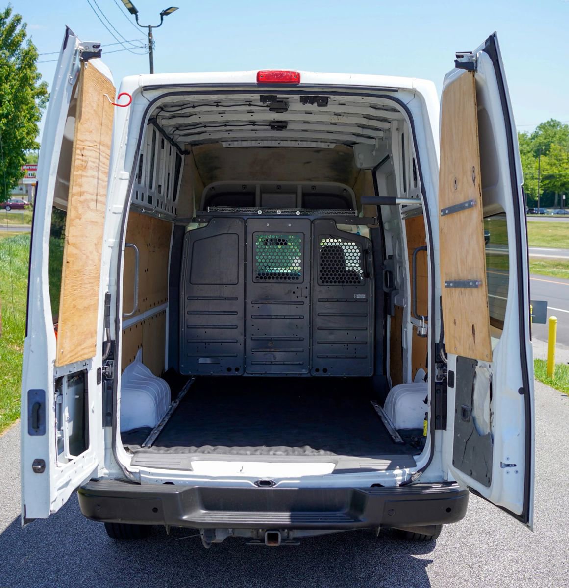 Used 2019 Nissan NV 2500 SV w/ Back Door Glass Package RWD image 12