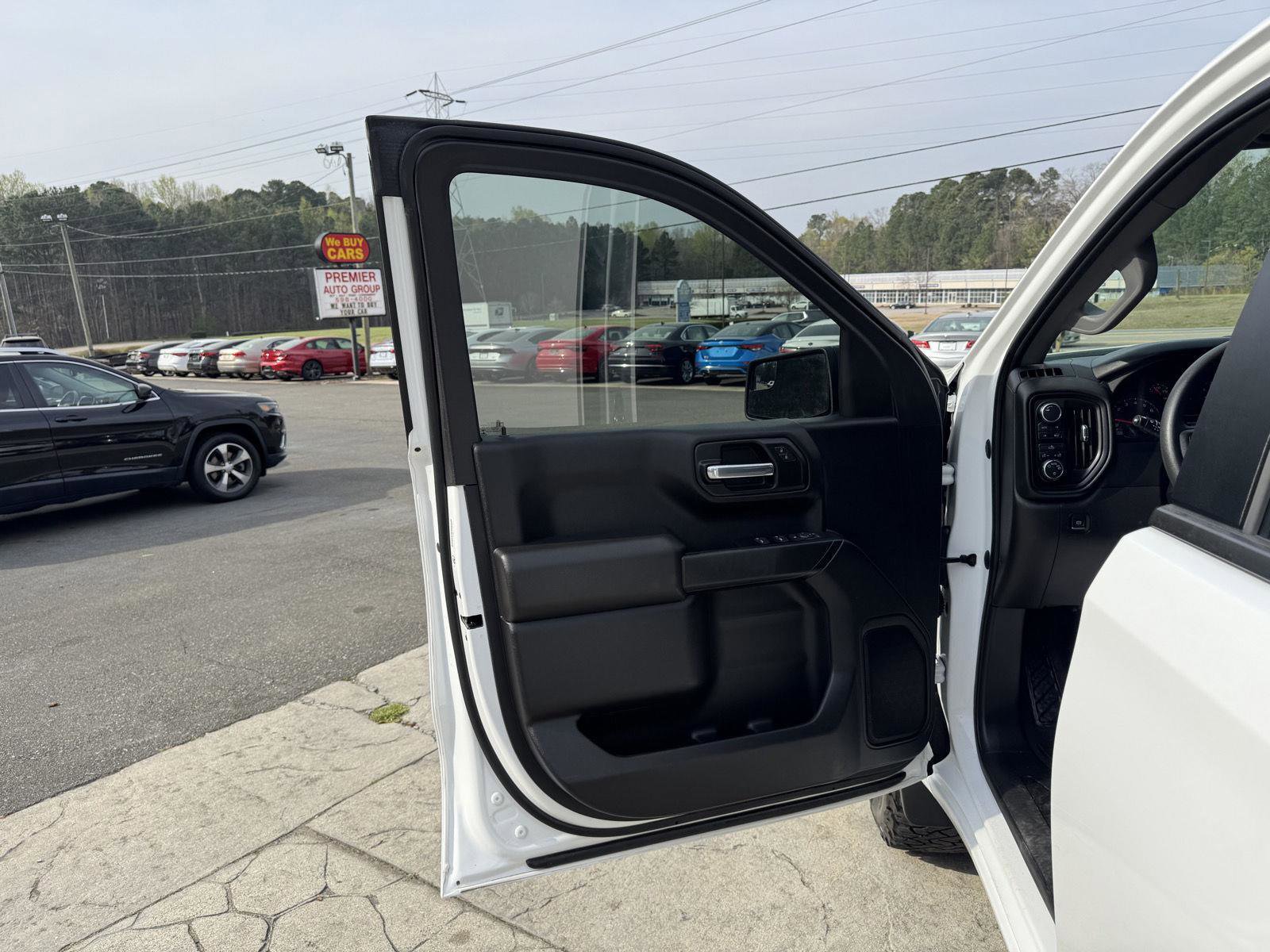 Used 2023 Chevrolet Silverado 1500 Custom image 5