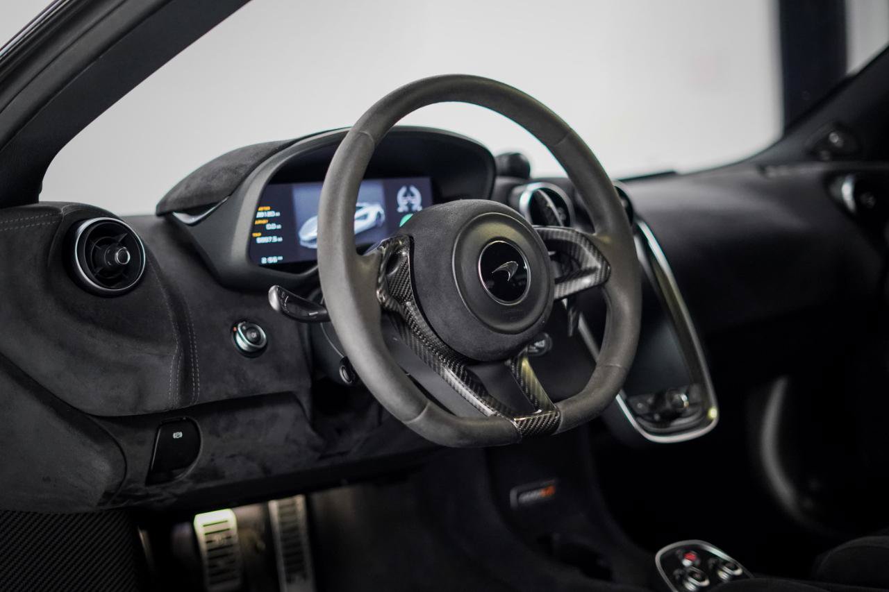 Used 2019 McLaren 600LT RWD image 18
