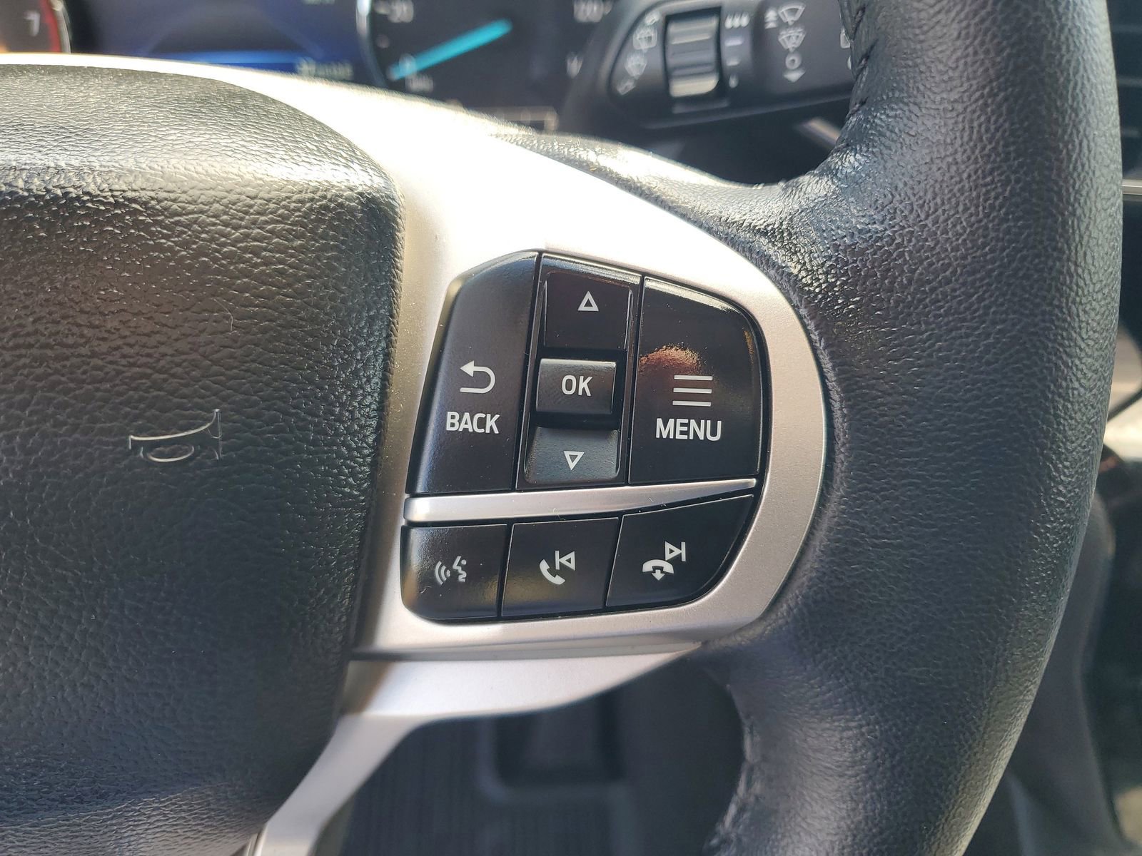 Certified 2023 Ford Explorer Limited w/ Limited Technology Package AWD/4WD image 23