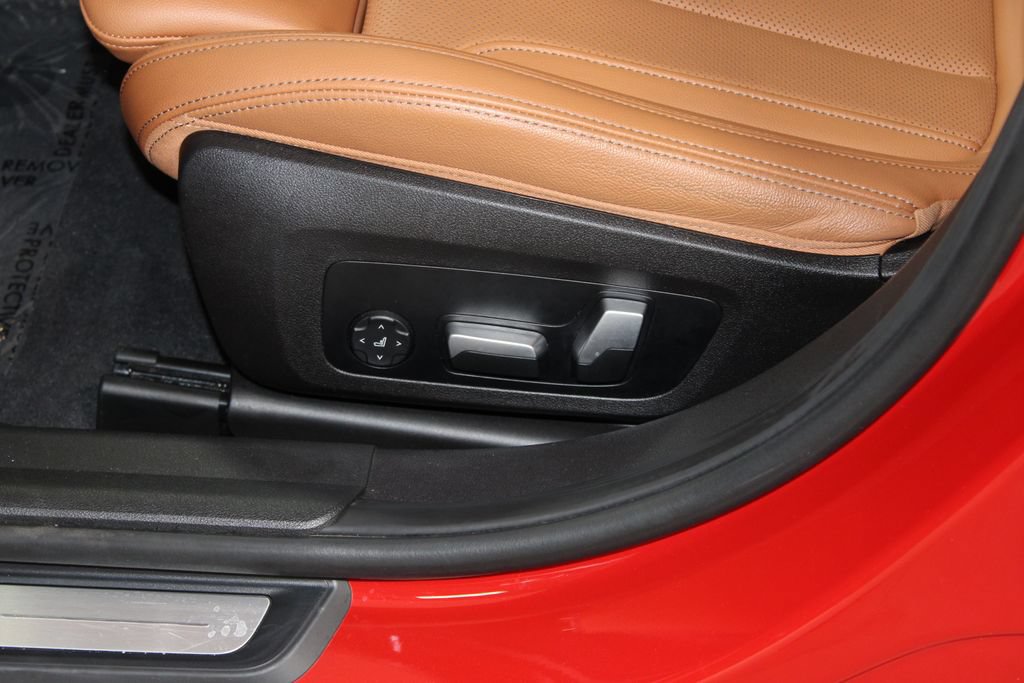 Used 2023 BMW 330i Sedan w/ Premium Package RWD image 18