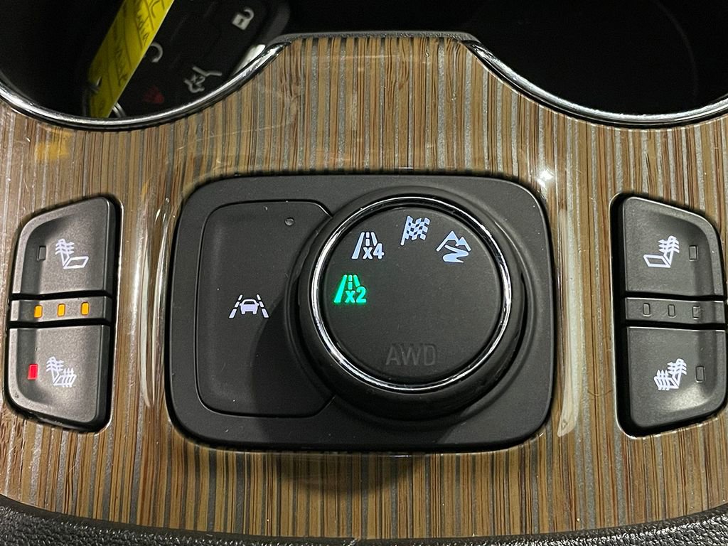 Used 2023 GMC Acadia SLE w/ Driver Convenience Package image 31