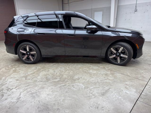 Used 2026 BMW iX xDrive60 w/ Premium Package AWD/4WD image 6