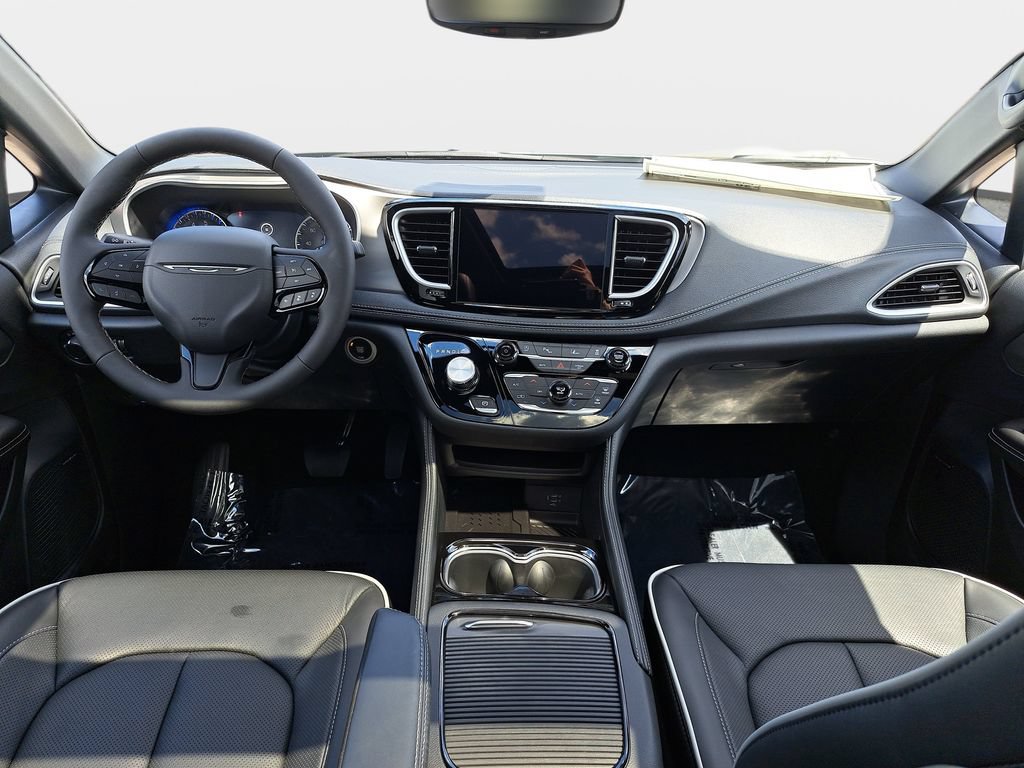 New 2027 Chrysler Pacifica Limited AWD/4WD image 9