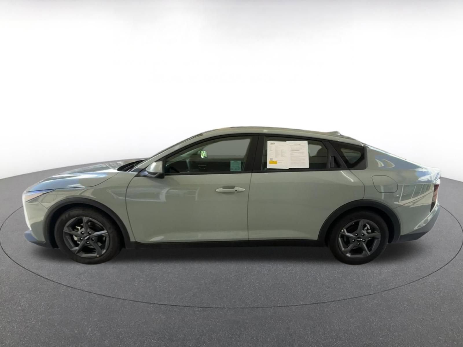 Used 2025 Kia K4 LXS image 9