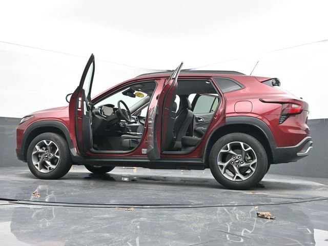 Used 2025 Chevrolet Trax LT image 71