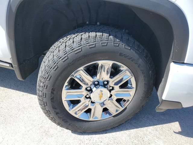 New 2026 Chevrolet Silverado 2500 High Country w/ High Country Premium Package AWD/4WD image 8