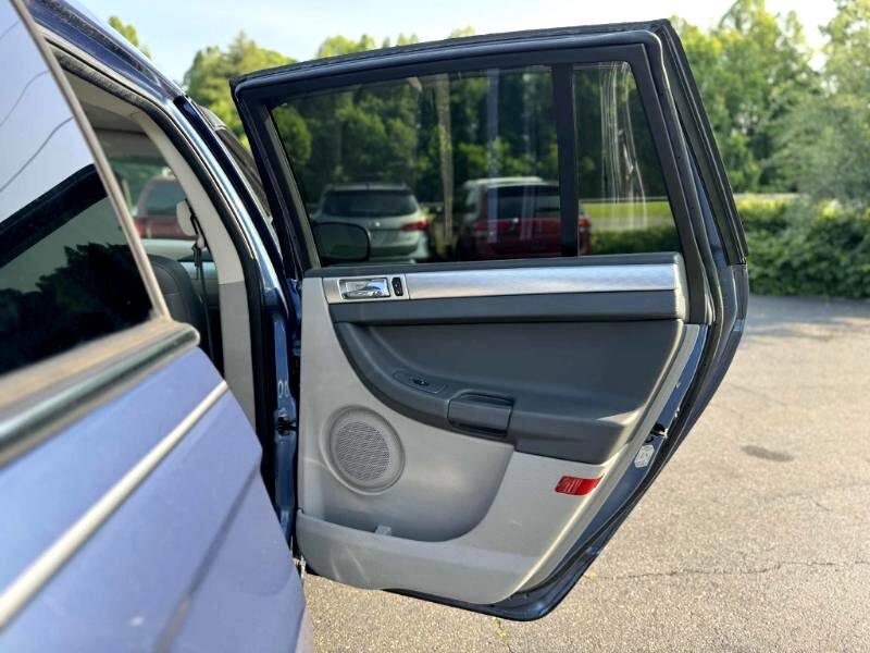 Used 2007 Chrysler Pacifica Touring image 16