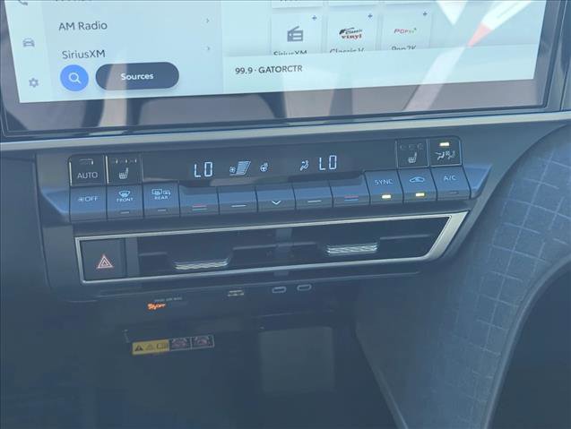 Used 2026 Toyota Camry XLE FWD image 15