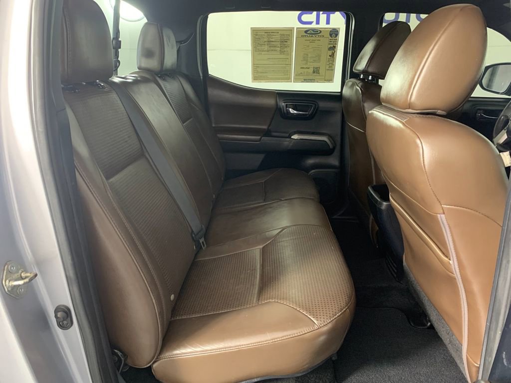 Used 2016 Toyota Tacoma Limited w/ Towing Package image 36