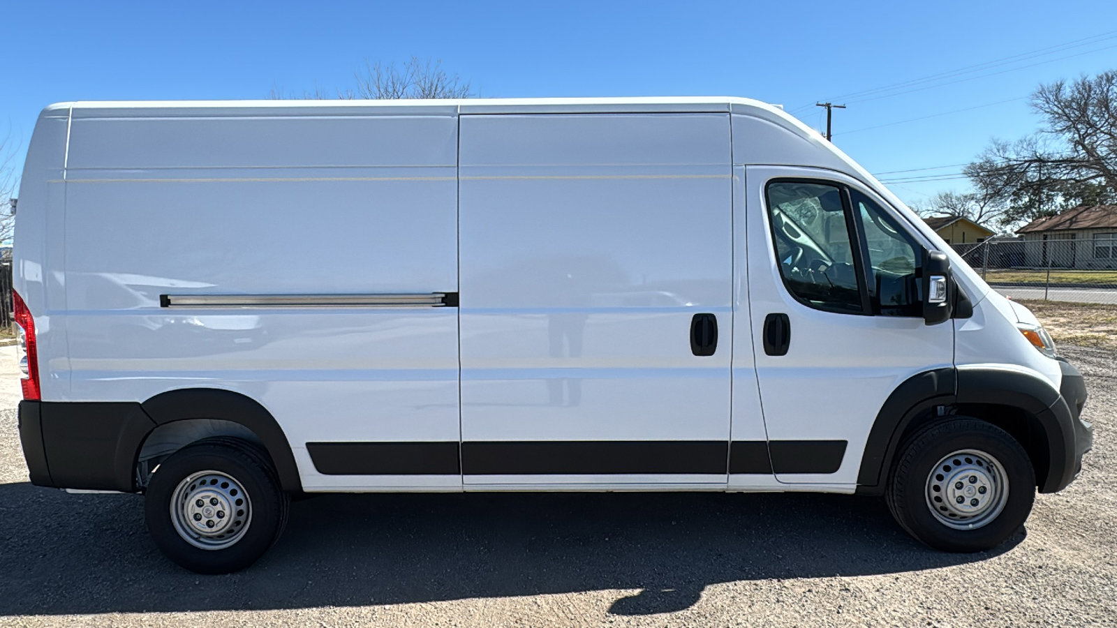 Used 2025 RAM ProMaster 2500 w/ Convenience Group image 4